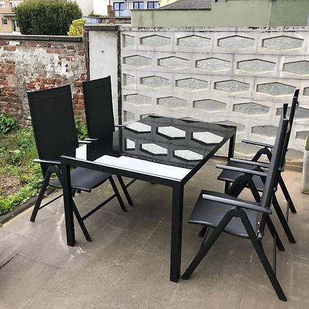 Charmante Gartenwohnung Mit Privatem Grossen Garten Cologne Extérieur photo