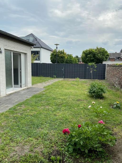 Charmante Gartenwohnung Mit Privatem Grossen Garten Cologne Extérieur photo